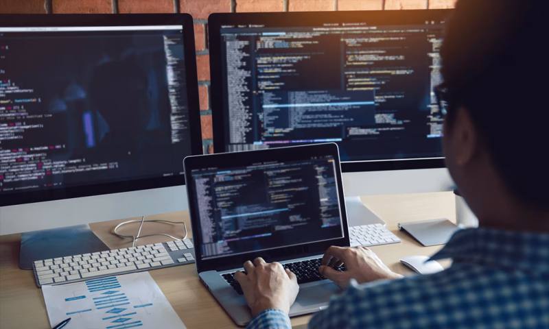 数据科学选型:R与Python如何赋能雄县网站建设?